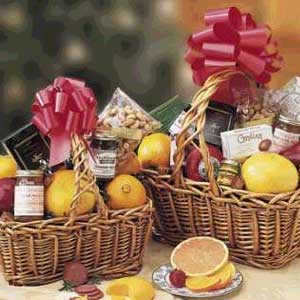 Classic Holiday Gift Basket